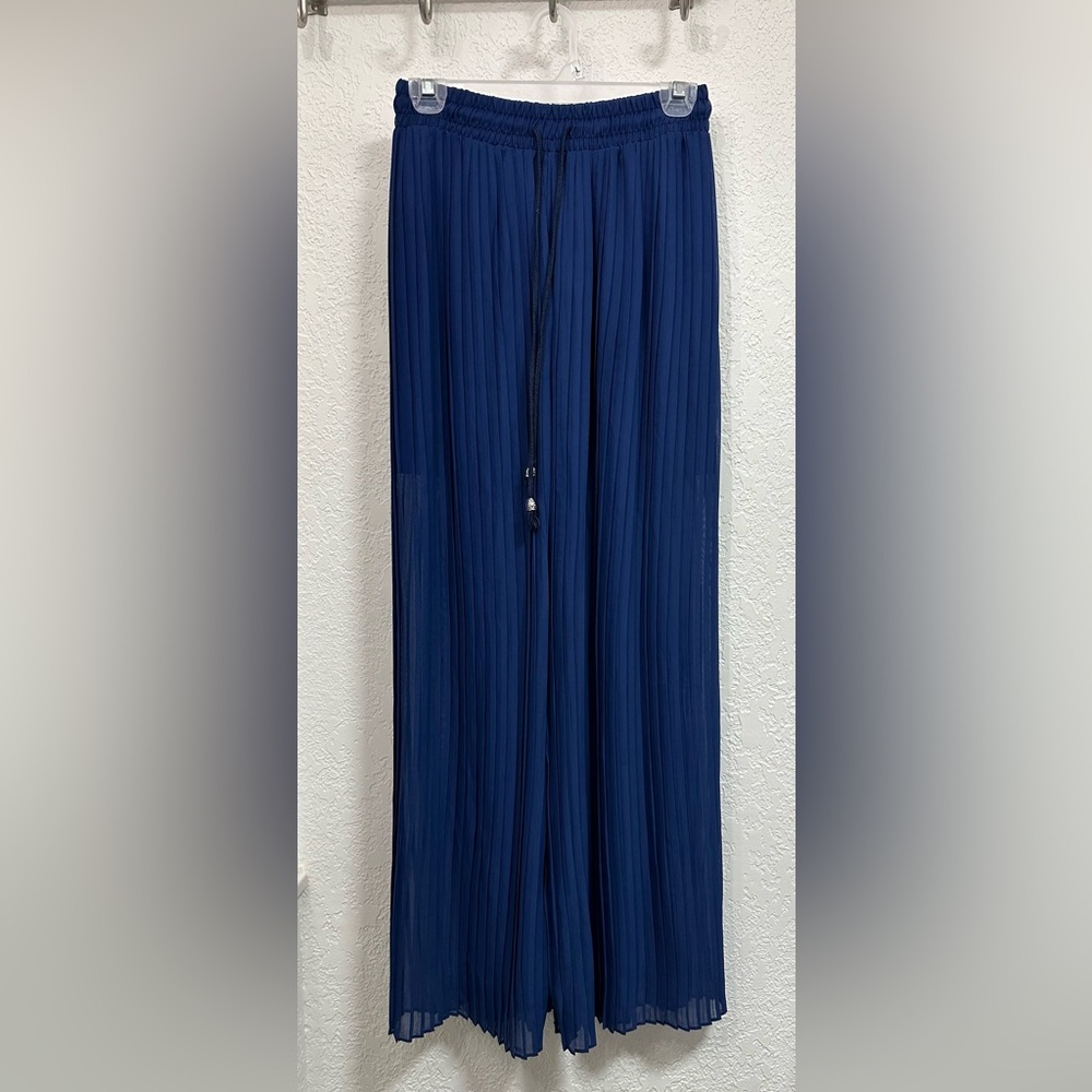 Women’s Pleated Wide Leg Pants